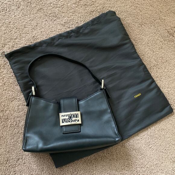 F1027 Fendi baguette leather bag with dust bag - Picture 1 of 8